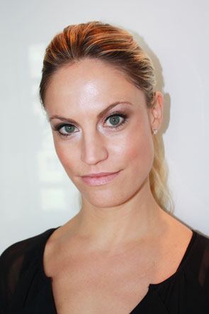 LOOK 1: NATURAL SHIMMER