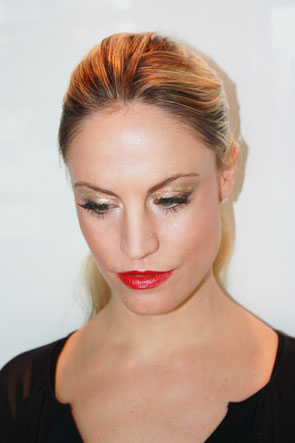 LOOK 2: GLITTERING GOLD