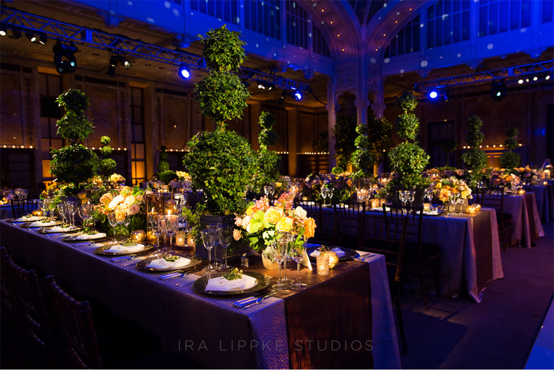 Lovely Wedding Decorations Blue and Gold